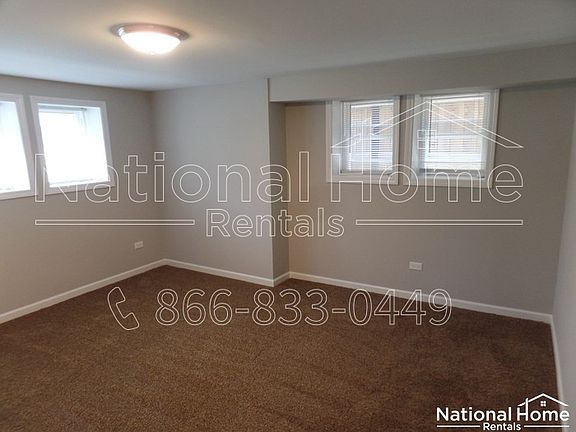 3rd image of 5310 W Barry Ave #G