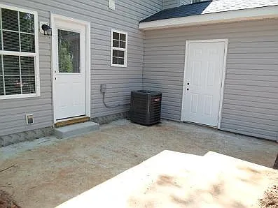 705 Crestland Ave #B7 — Photo 2