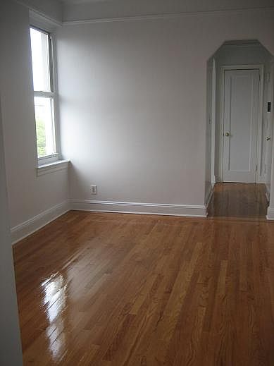 2nd image of 246 E 4th St APT 1B