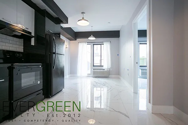 Rented by Evergreen Apartments BK | media 2