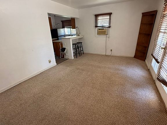 5th image of 2240 Chestnut Ave