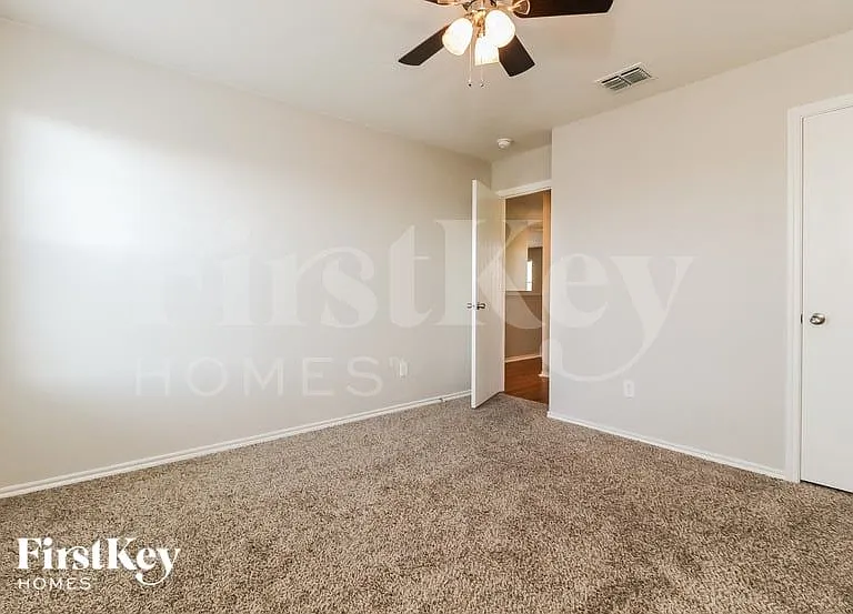2809 Spencer Cir — Photo 12