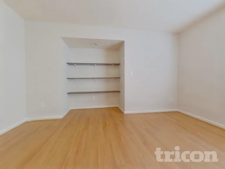 3020 Lake Park Ct — Photo 18
