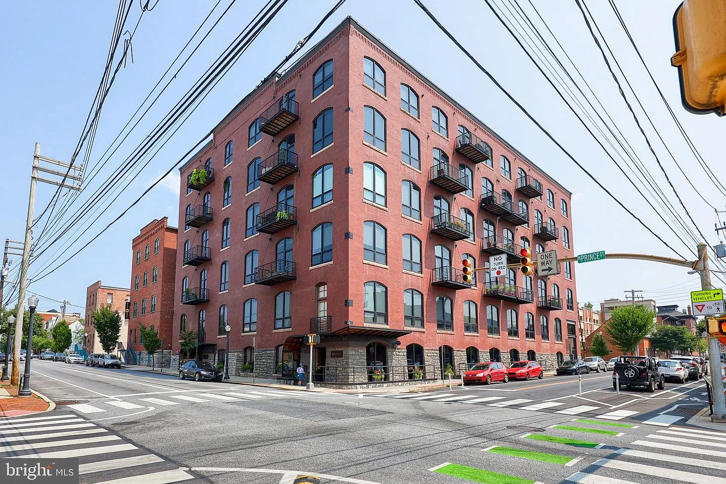 41 W Lemon St #210 photo 1