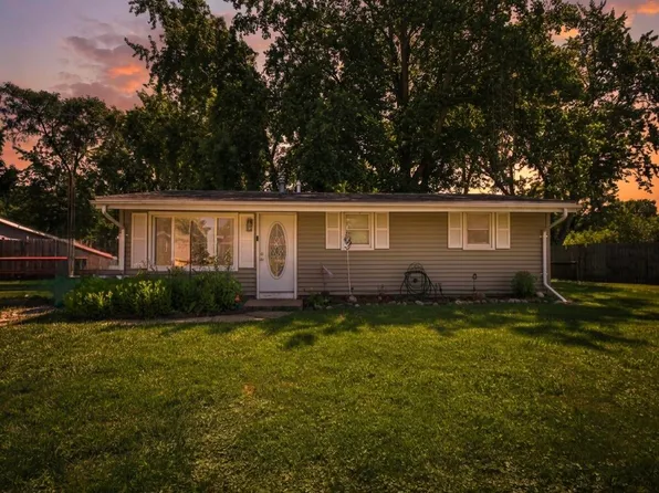 207 Lawndale Ave, La Porte, IN 46350