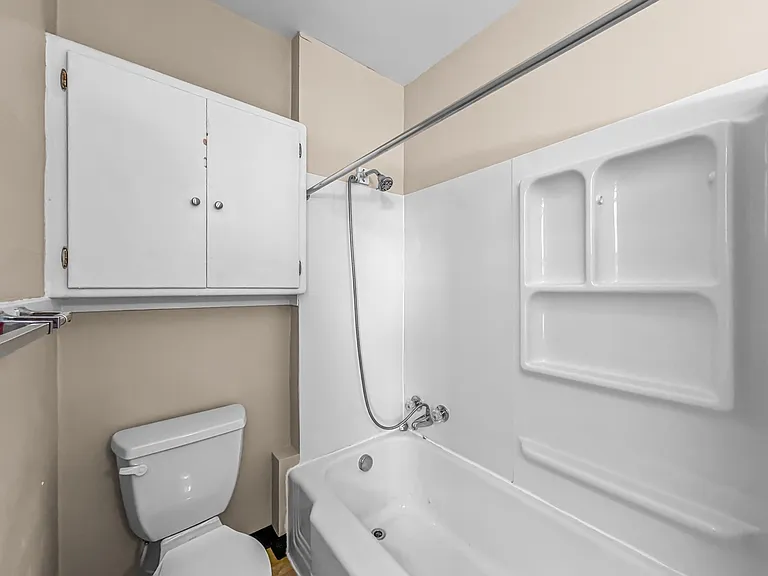 221 Chestnut St #221 — Photo 13