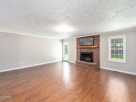 4th image of 38 Brighton Dr