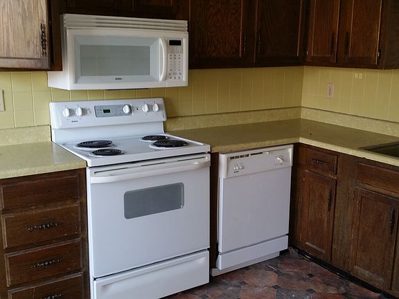 5th image of 9601 Manning Ave