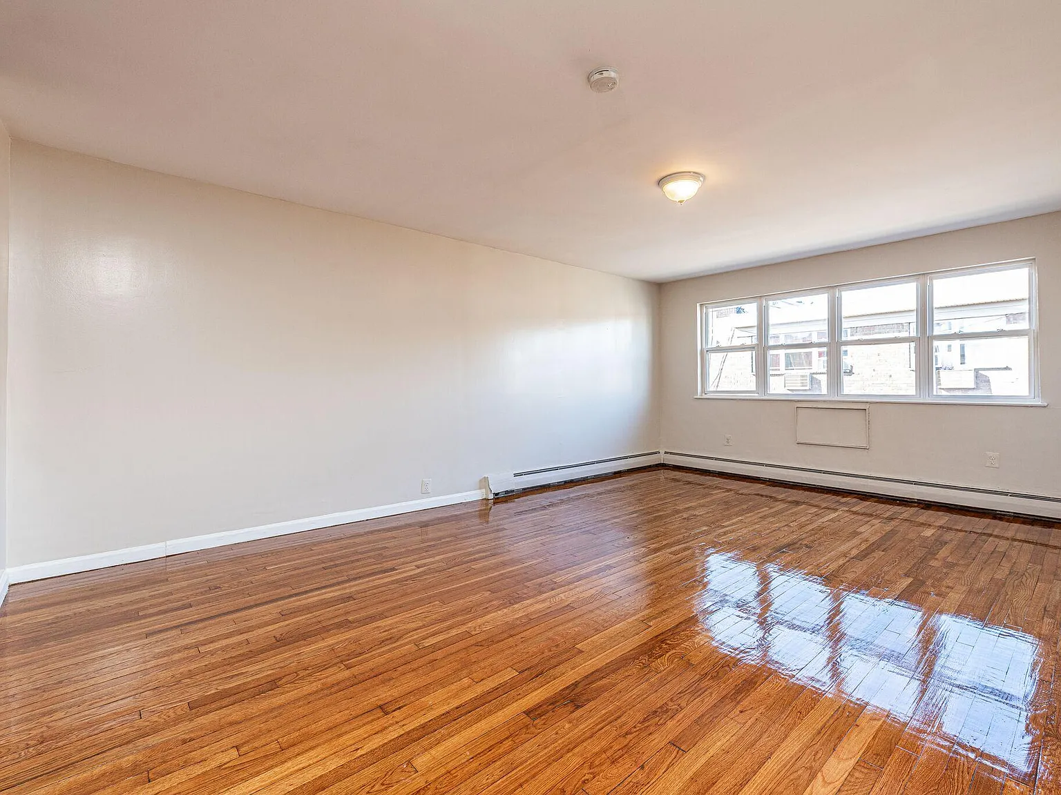 1 bed, 1000 sqft, $1,850 — Photo 4
