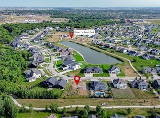2812 Rivers Bend Dr E, West Fargo, ND 58078