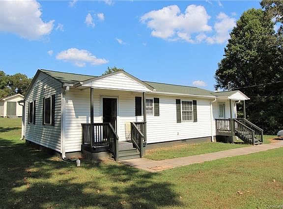2nd image of 109 Carpenter Cir