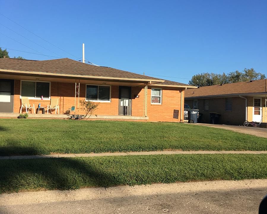 cover porch, private drive w large yard
