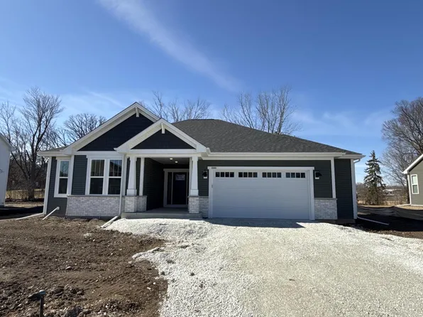 9563 South Bergamont DRIVE, Franklin, WI 53132