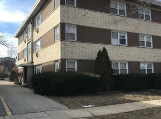 314 Beach Ave APT 2C, La Grange Park, IL 60526