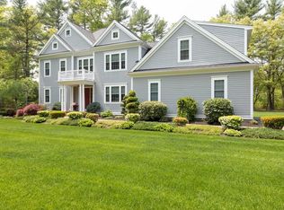 7 Sparrow Ln, Rochester, MA 02770