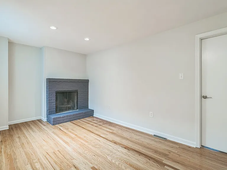 1532 Naudain St — Photo 8