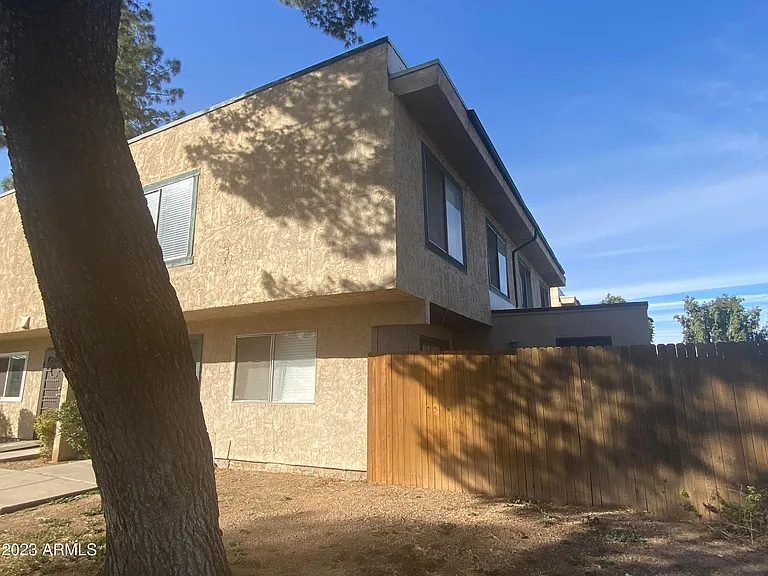 6002 W Townley Ave — Photo 8