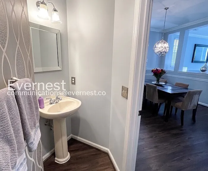 8353 Middle Ruddings Dr — Photo 28