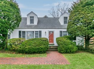 16 Okleigh Pl, Northport, NY 11768