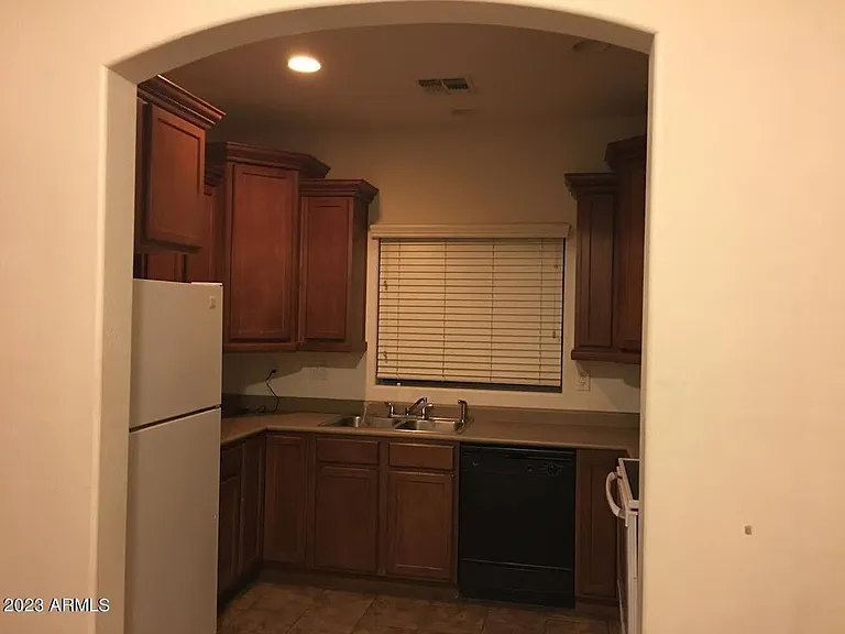 4661 E Laurel Ave — Photo 10