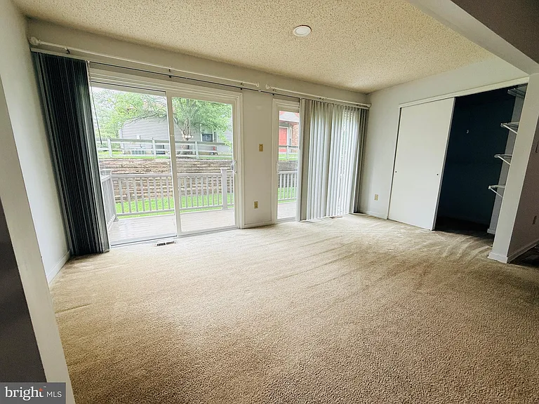 835 Chanticleer — Photo 41