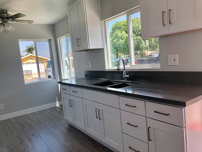 10400 Gunn Ave — Photo 17