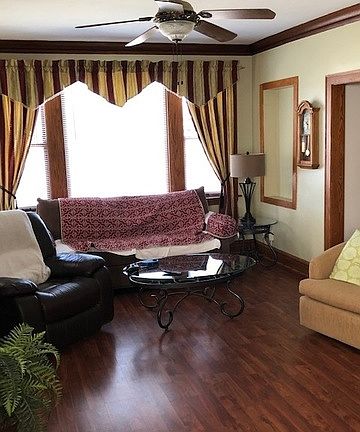 4th image of 3211 Clarence Ave