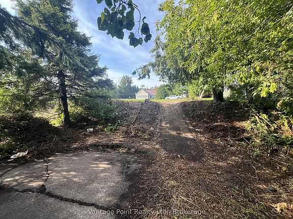 3rd image of 33 3rd St E
