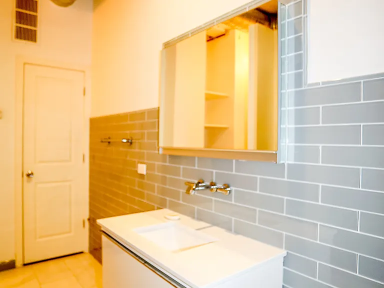 4809 N Ravenswood #317 — Photo 15