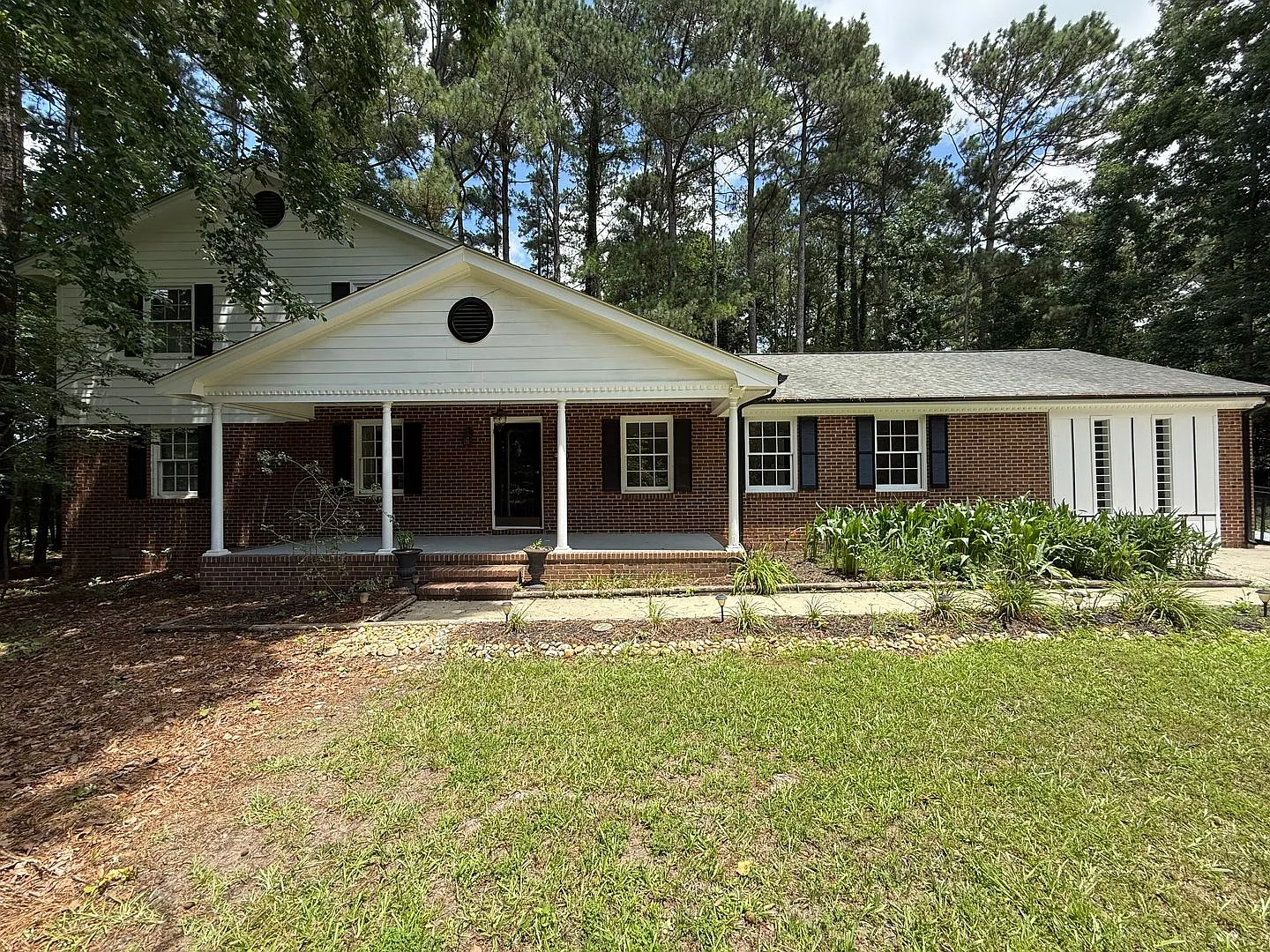 Stunning 3BD*, 4.5BA Clayton Home on a 0.77 Acre Lot with Modern Updates — Photo 1