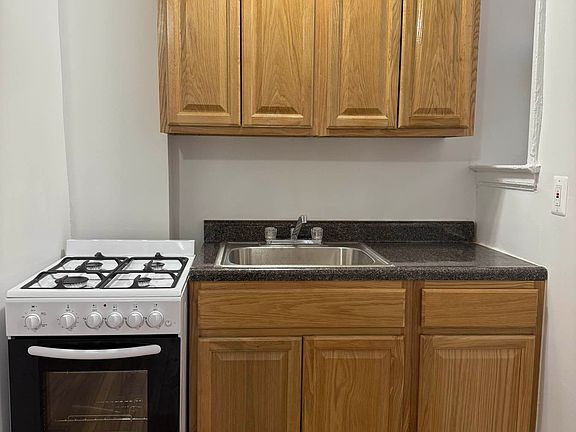 3rd image of 14018 Ash Ave APT 1H