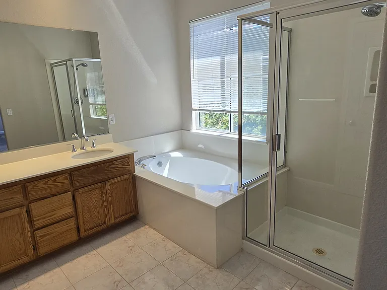3292 Chateau Du Lac — Photo 16