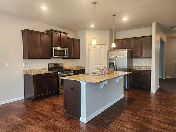 2nd image of 109 Meadowlark Way