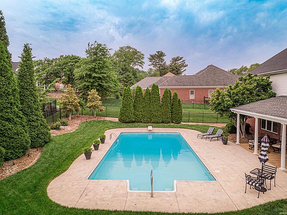 5th image of 8933 Willowbend Dr