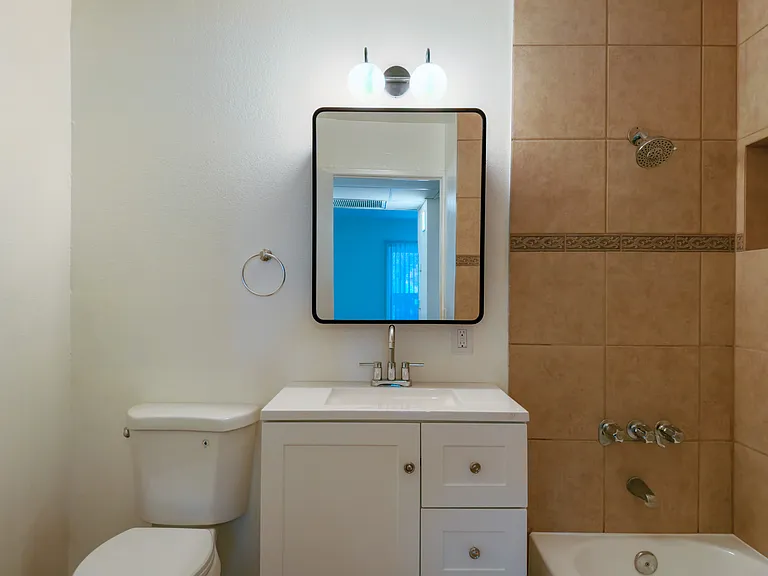 Laurel Canyon Place — Photo 12