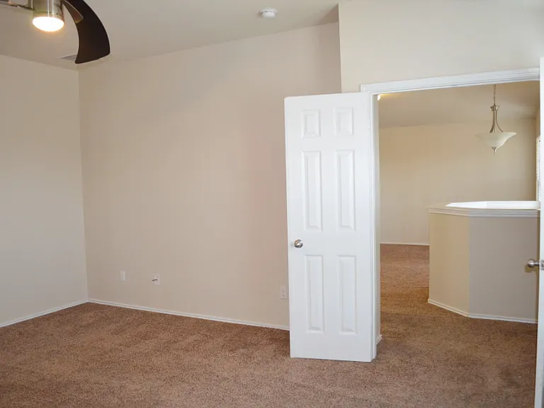 4808 Green Meadow St — Photo 25