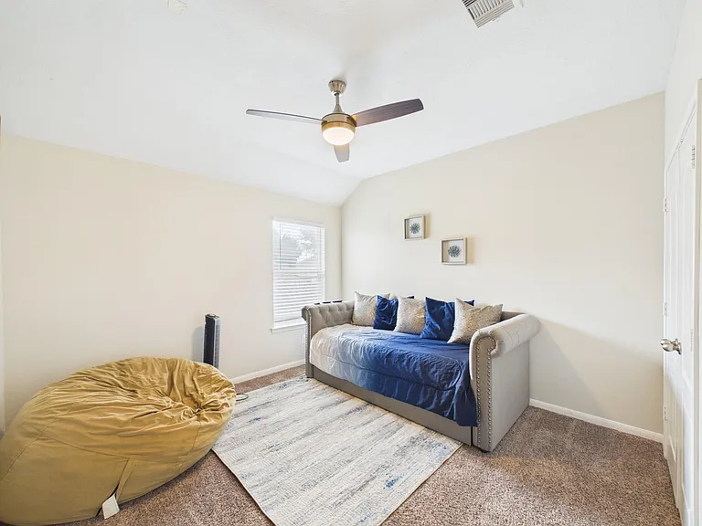 9426 Russeff Field Ln — Photo 40