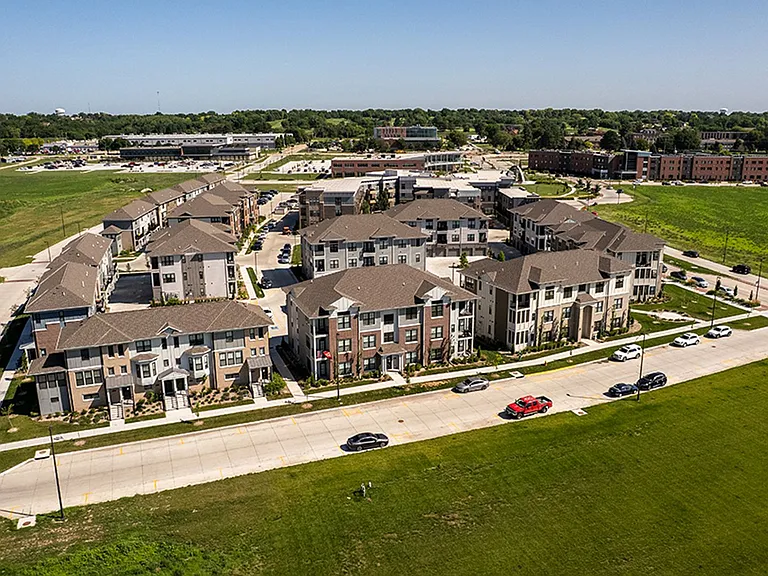 2014 University Dr — Photo 4