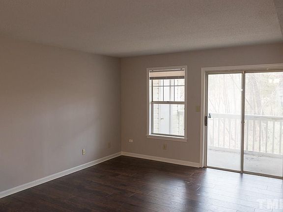 3rd image of 133 Kingsbury Dr #133