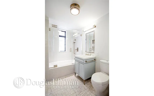 Rented by Douglas Elliman | media 25