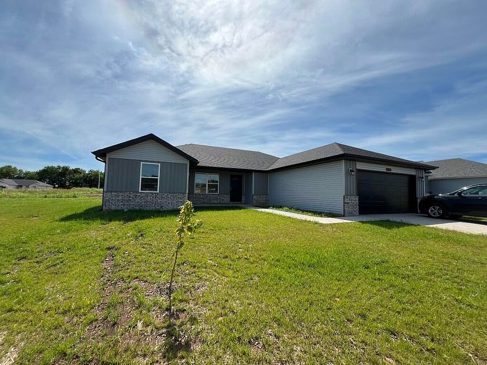 2nd image of 3042 N Ohara Avenue