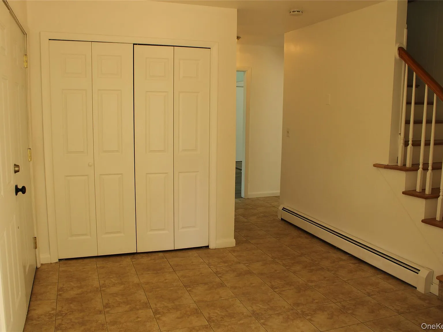 5 bed, 3.5 bath, 2536 sqft, $4,000 — Photo 2