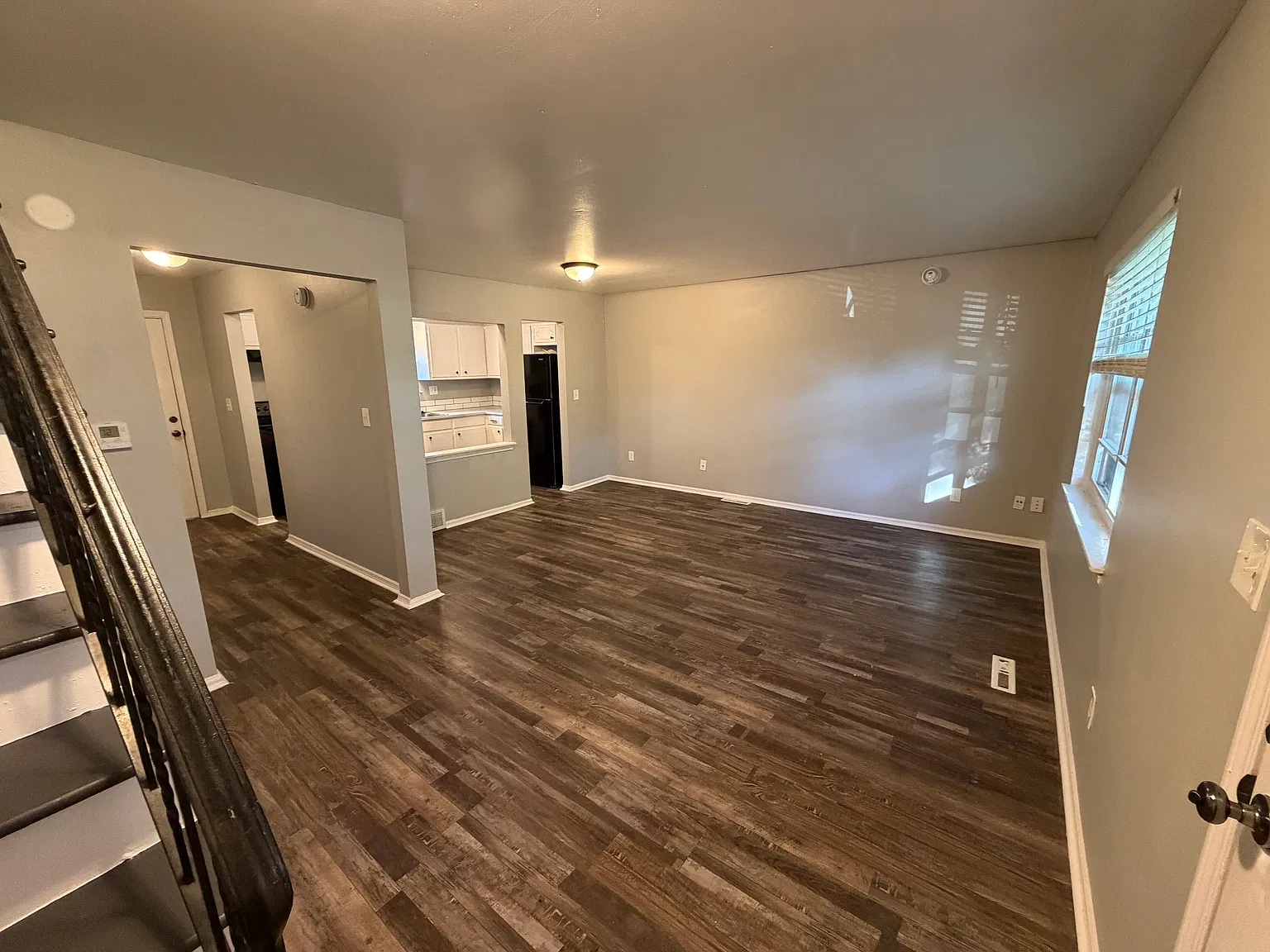 212 N Oak St — Photo 3
