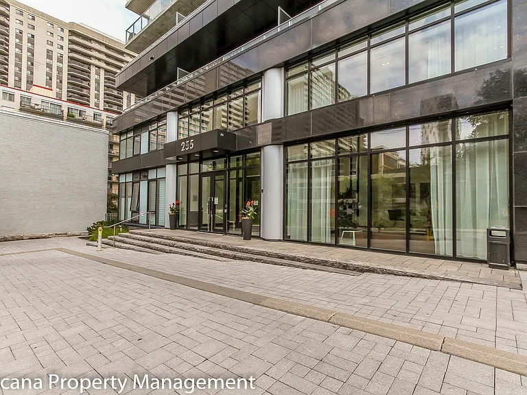 255 Bay St #1008 — Photo 2