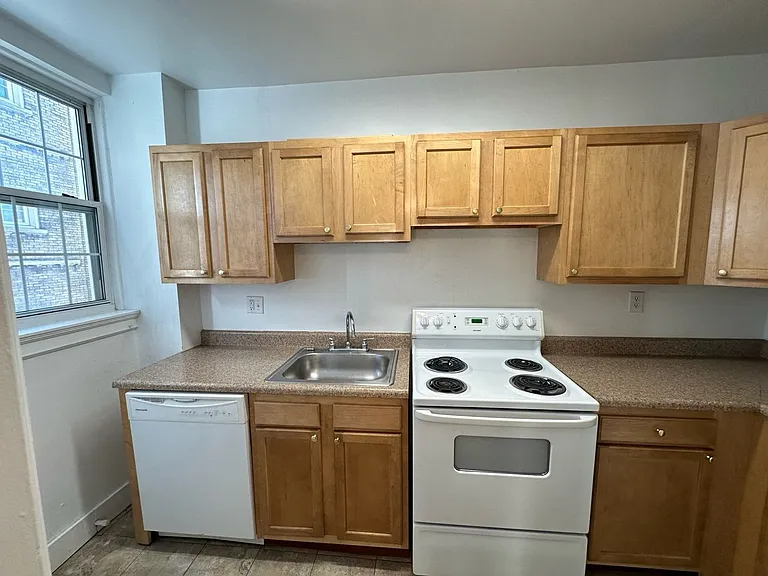 New King Edward Apartments — Photo 113