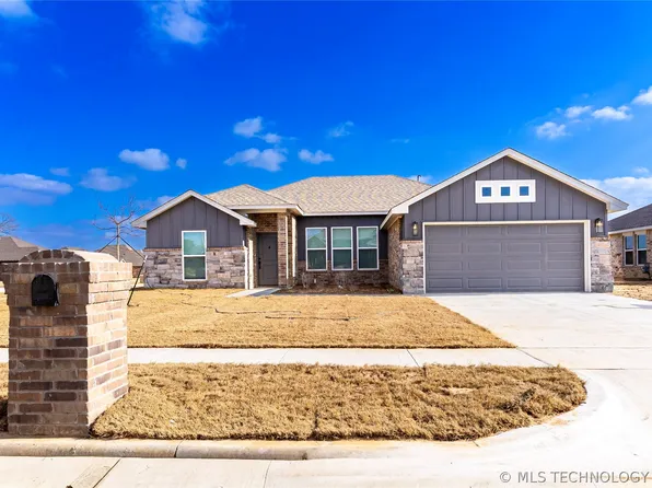 103 S 26th St, Collinsville, OK 74021