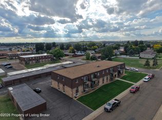 679 19th St W APT 4, Dickinson, ND 58601