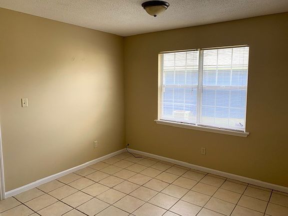4th image of 4143 Hamilton Cir