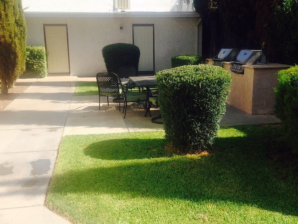1st image of 444 W 6th Pl APT 208