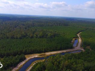 McLean Rd, Elizabethtown, NC 28337